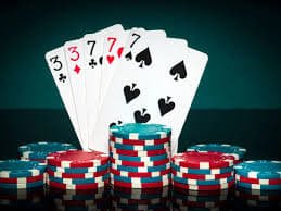 Dealer asli Live Casino di olislot yang ramah dan profesional melayani pemain Indonesia